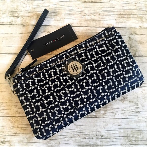 tommy hilfiger zipper wallet
